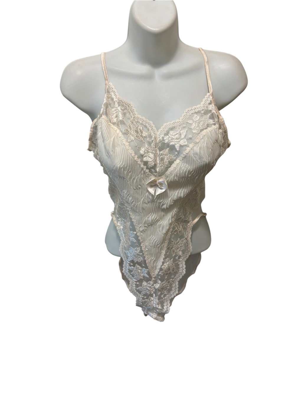 VTG Cinema Etoile Cream Lace Pleated Seductive Bodysuit/Teddy L Honeymoon Grunge